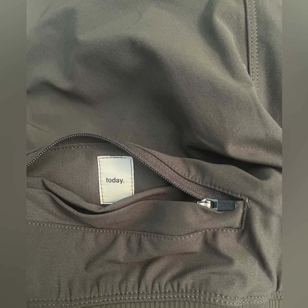Vuori Meta Elastic Waist Pants Men’s Size Medium Performance Army Green EUC - Picture 4 of 6